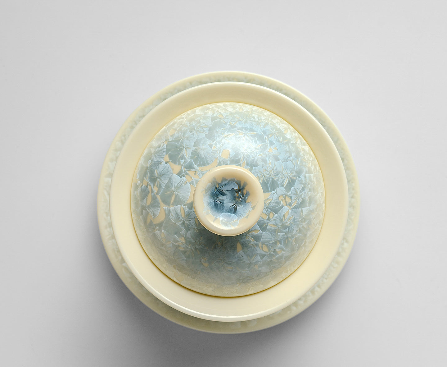 KilnDao 'Smoke Blue' Series Crystalline Glaze Master Cup | Icy Flower Pattern | Dehua Porcelain